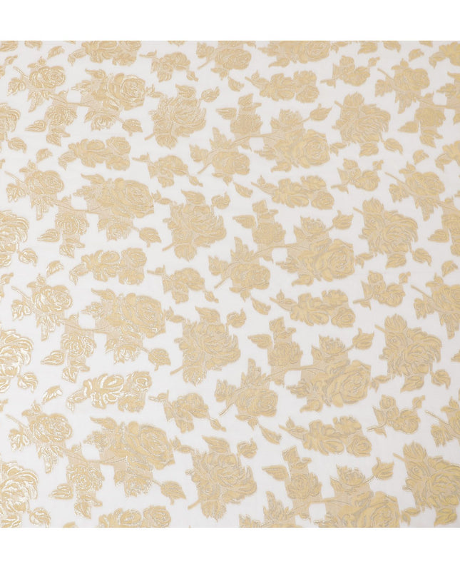 قماش شيفون حريري فرنسي (فرنساوي) فاخر باللون الأبيض الفاتح مع فيسكوز بيج ولوريكس معدني ذهبي بتصميم زهور -D16548