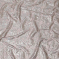 قماش شيفون من الحرير الخالص باللون البني الفاتح مع لوريكس معدني فضي بتصميم تجريدي -D16871