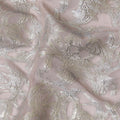 قماش شيفون من الحرير الخالص باللون البني الفاتح مع لوريكس معدني فضي بتصميم تجريدي -D16871