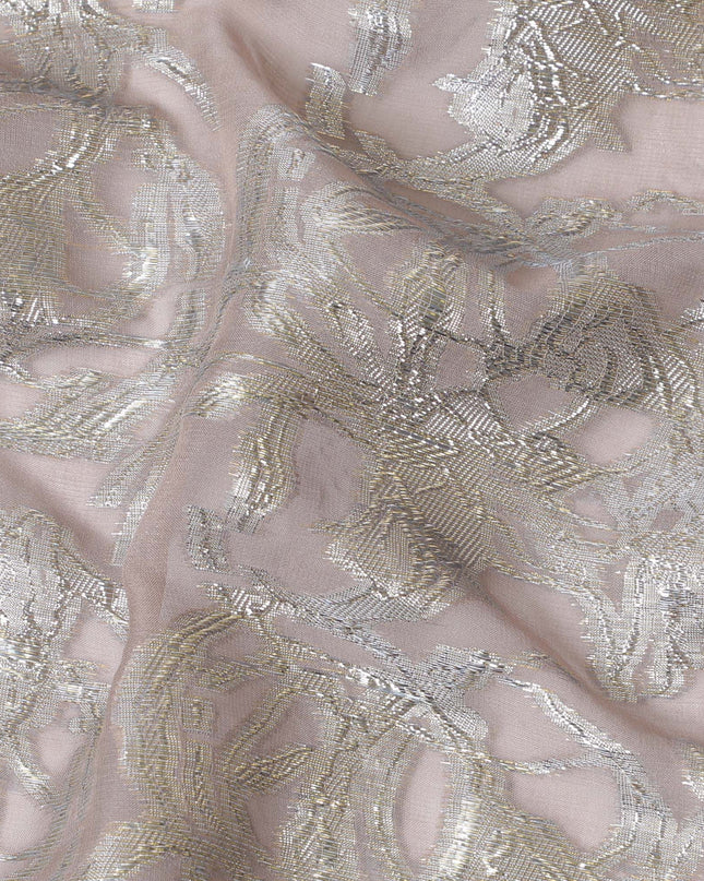قماش شيفون من الحرير الخالص باللون البني الفاتح مع لوريكس معدني فضي بتصميم تجريدي -D16871