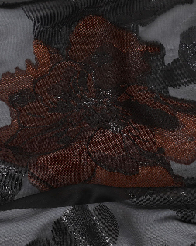 قماش شيفون حريري فرنسي (فرنساوي) أسود فاخر مع فيسكوز أحمر ولوريكس معدني أسود بتصميم زهور -D16961