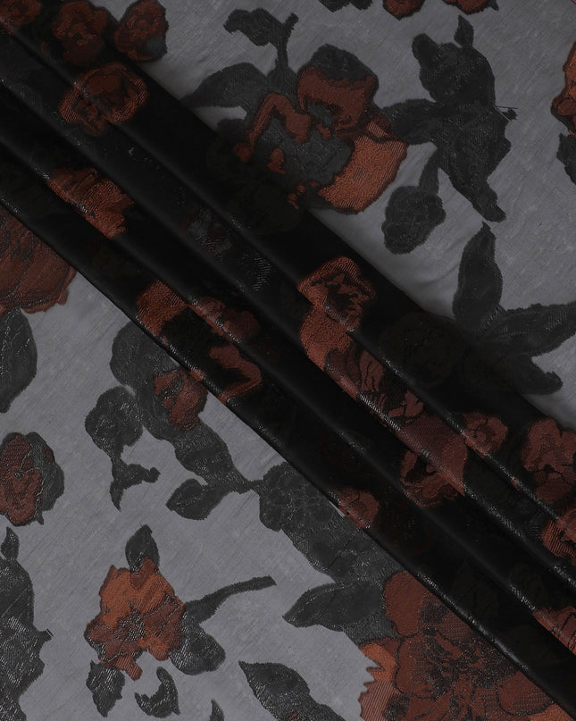 قماش شيفون حريري فرنسي (فرنساوي) أسود فاخر مع فيسكوز أحمر ولوريكس معدني أسود بتصميم زهور -D16961