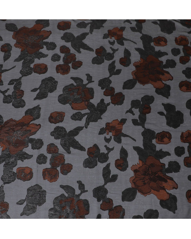 قماش شيفون حريري فرنسي (فرنساوي) أسود فاخر مع فيسكوز أحمر ولوريكس معدني أسود بتصميم زهور -D16961