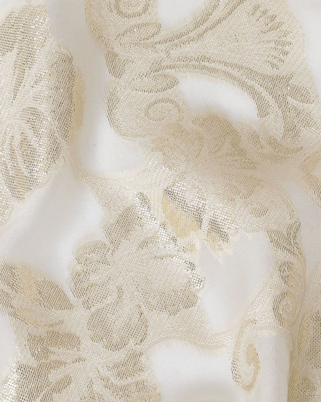 قماش شيفون حريري فرنسي (فرنساوي) فاخر باللون الأبيض الفاتح مع فيسكوز بيج ولوريكس معدني ذهبي بتصميم زهور -D16965