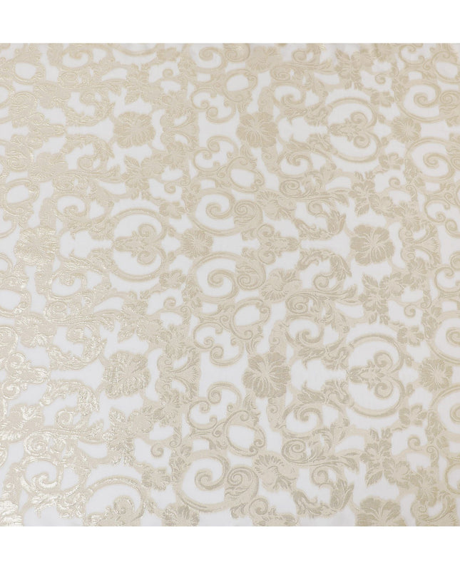 قماش شيفون حريري فرنسي (فرنساوي) فاخر باللون الأبيض الفاتح مع فيسكوز بيج ولوريكس معدني ذهبي بتصميم زهور -D16965