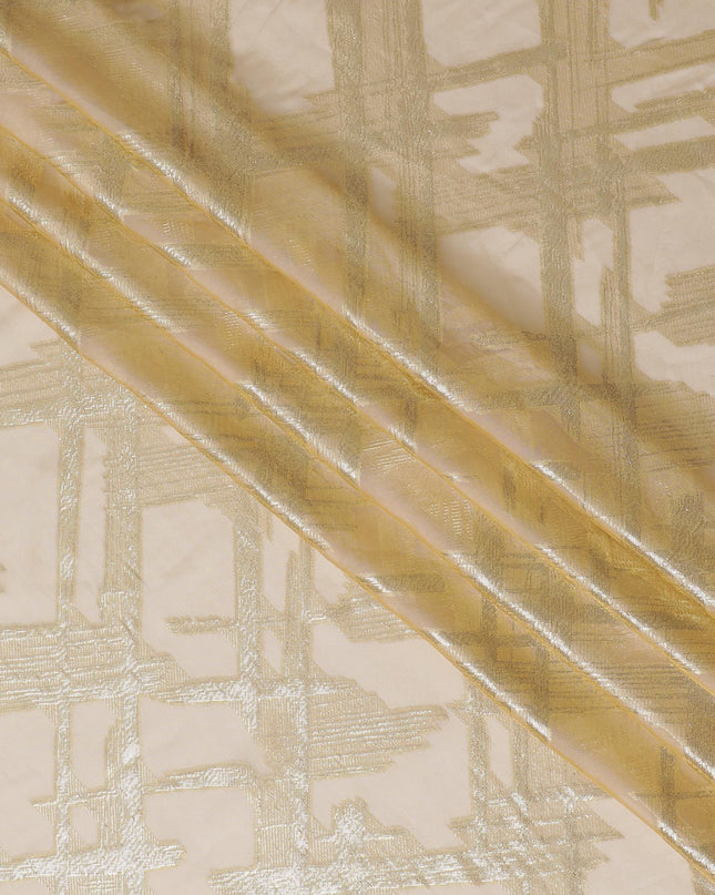 قماش شيفون حريري فرنسي (فرنساوي) فاخر باللون الذهبي مع لوريكس معدني بنفس اللون بتصميم تجريدي-D16971