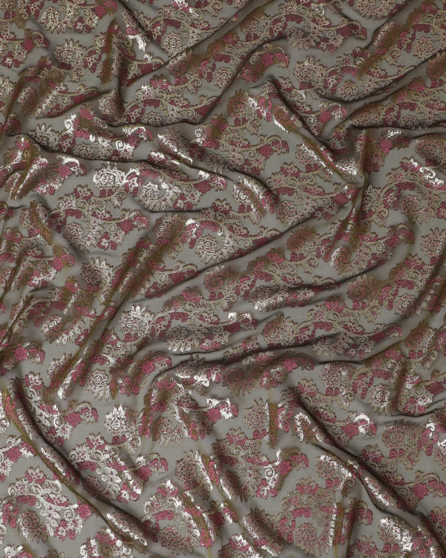 قماش شيفون حريري فرنسي (فرنساوي) فاخر باللون الأخضر الزيتوني مع فيسكوز وردي أرجواني مع لوريكس معدني ذهبي بتصميم زهور -D17436