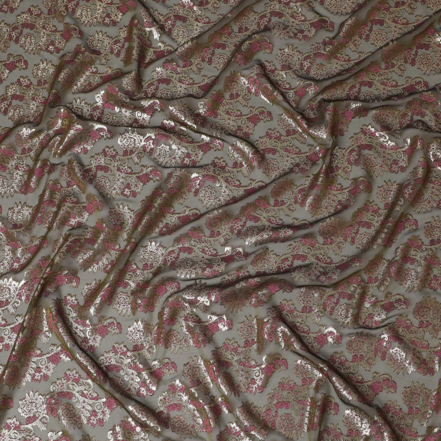 قماش شيفون حريري فرنسي (فرنساوي) فاخر باللون الأخضر الزيتوني مع فيسكوز وردي أرجواني مع لوريكس معدني ذهبي بتصميم زهور -D17436