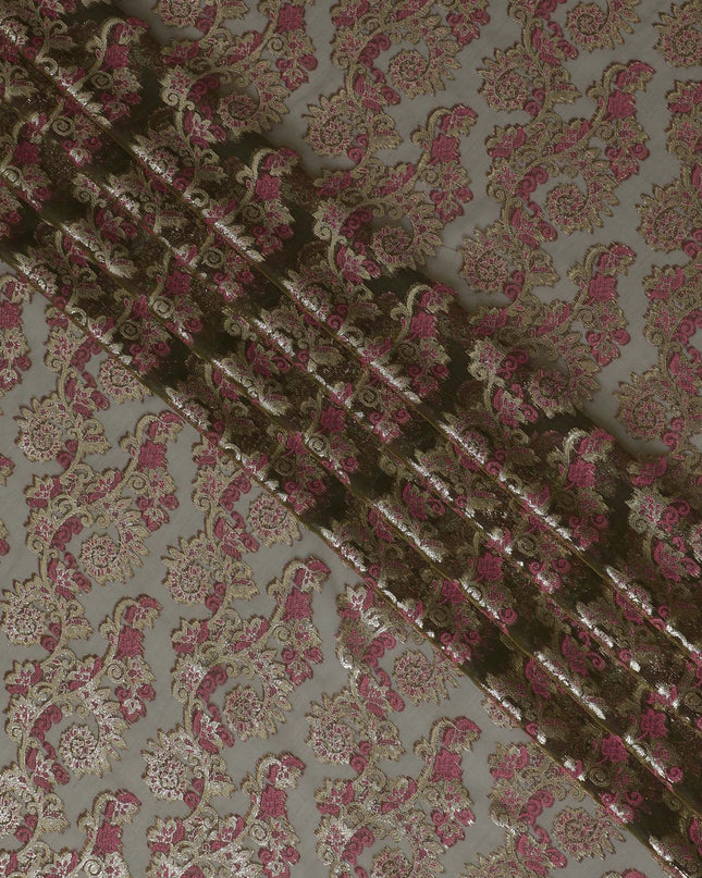 قماش شيفون حريري فرنسي (فرنساوي) فاخر باللون الأخضر الزيتوني مع فيسكوز وردي أرجواني مع لوريكس معدني ذهبي بتصميم زهور -D17436