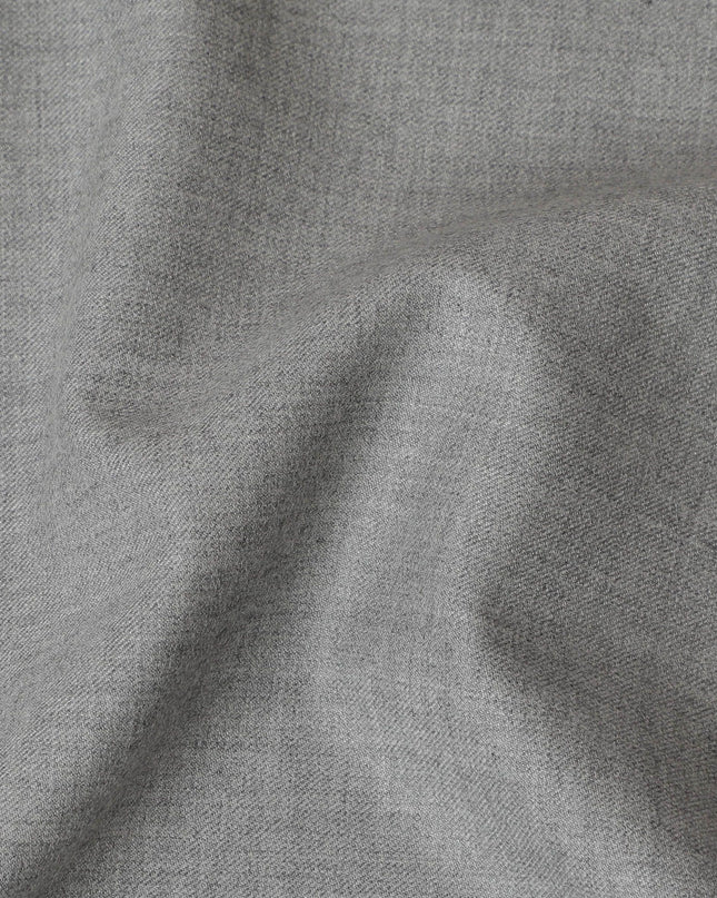 نسيج صوف ميرينو فائق النعومة باللون الرمادي السحابي: 150 سم، تصميم فاخر من المملكة المتحدة - D17551