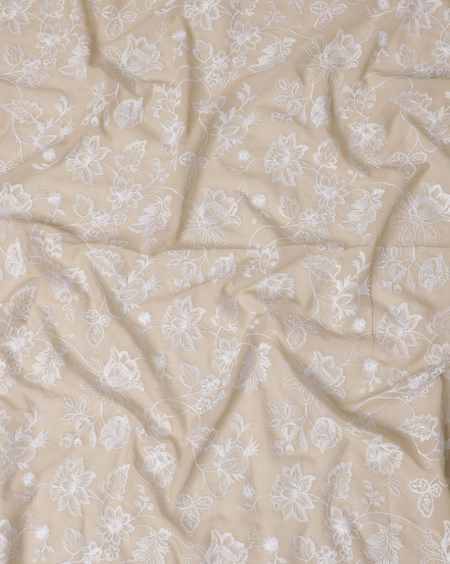 قماش فوال قطني كلاسيكي مطرز باللون الكريمي - تايملس 110 سم -D17568