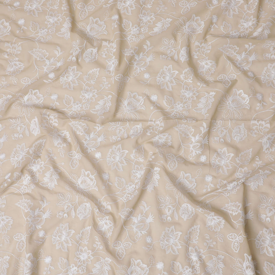 قماش فوال قطني كلاسيكي مطرز باللون الكريمي - تايملس 110 سم -D17568