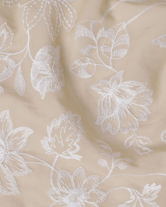 قماش فوال قطني كلاسيكي مطرز باللون الكريمي - تايملس 110 سم -D17568