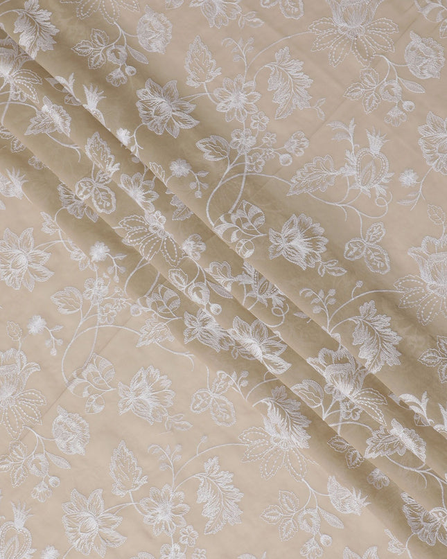 قماش فوال قطني كلاسيكي مطرز باللون الكريمي - تايملس 110 سم -D17568