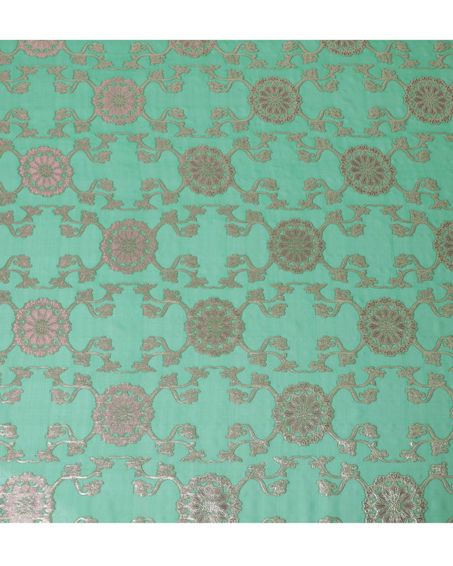 قماش شيفون حرير خالص فاخر بيزلي أخضر زمردي مع لمسات فضية، بعرض 110 سم - نسيج كوري جنوبي رائع-D17672