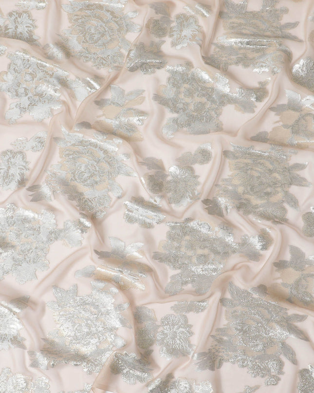 قماش شيفون حرير نقي فاخر مزين بزهور ذهبية لؤلؤية مع لوريكس معدني ذهبي، عرض 110 سم - نسيج كوري جنوبي ساحر - D17680