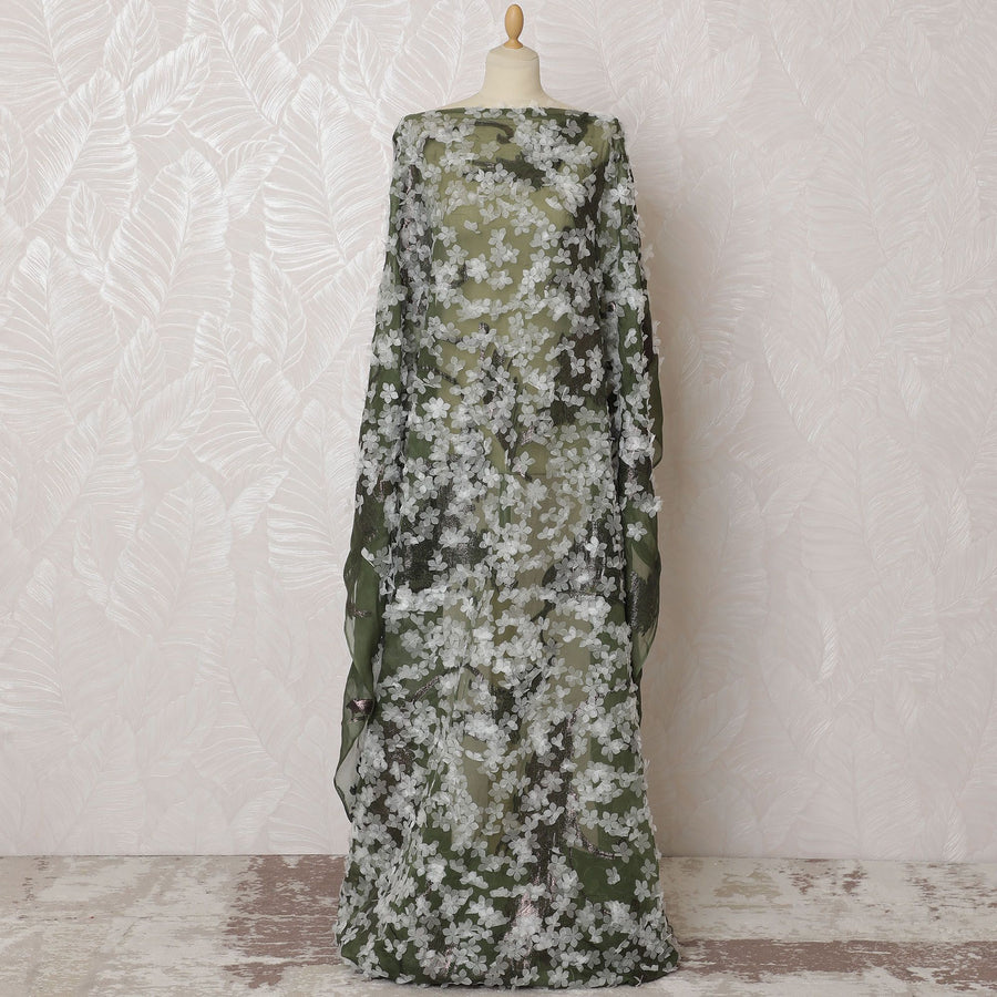 قماش ديراك صومالي من الحرير والشيفون باللون الأخضر الغابة مع زخرفة فضية - 140 سم × 3.5 متر -D18499