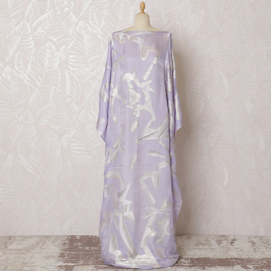 ليلك لوكس حرير شيفون ديراك صومالي مع دوامات لوركس فضية - 140 سم × 3.5 متر -D18510