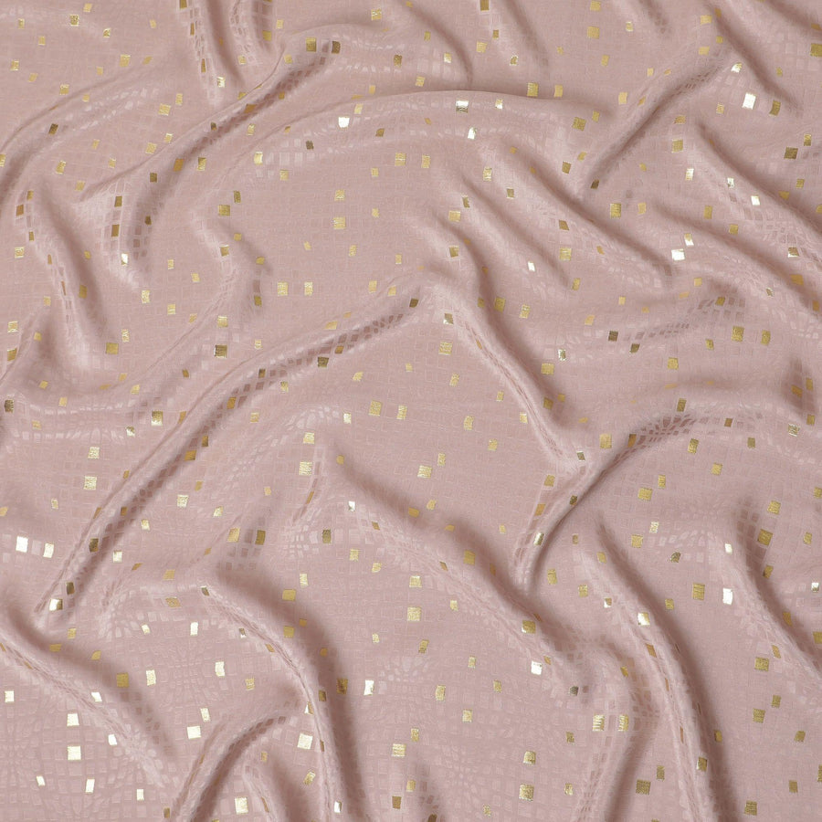 قماش حرير كريب بني لاتيه مع جاكار ذهبي اللون ومماثل بتصميم تجريدي - D15760