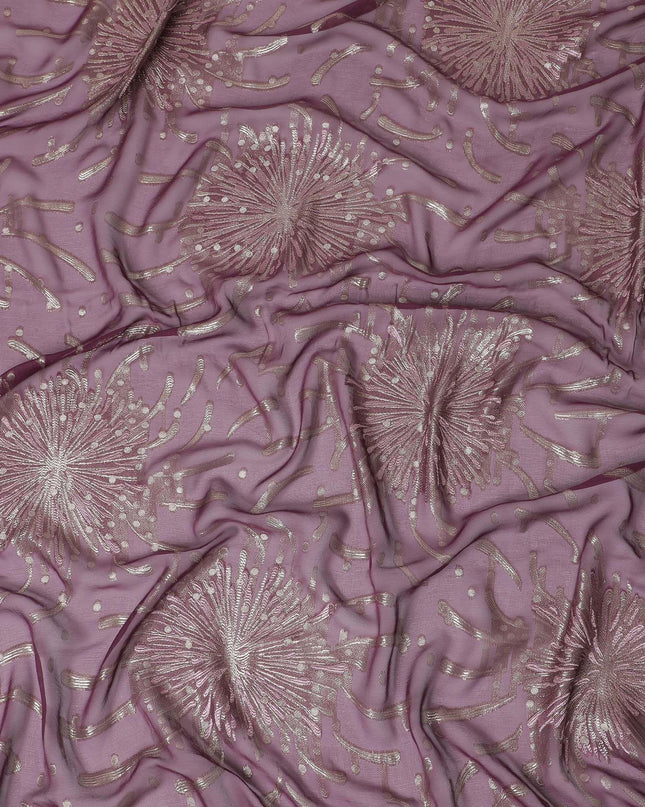 وردي أرجواني داكن قماش شيفون حريري فرنسي (فرنساوي) فاخر مع فيسكوز وردي فاتح ولوريكس معدني ذهبي بتصميم زهور-D16297