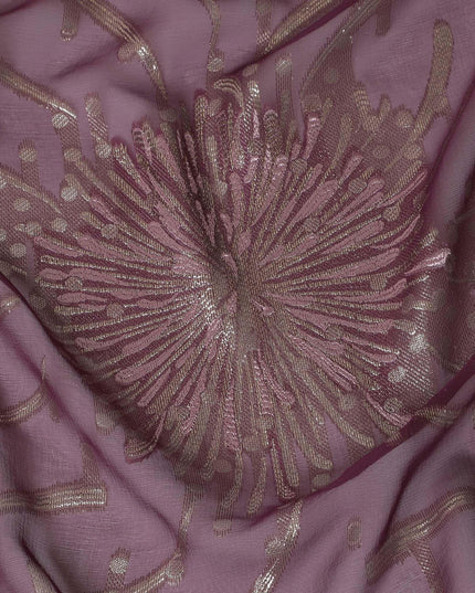 وردي أرجواني داكن قماش شيفون حريري فرنسي (فرنساوي) فاخر مع فيسكوز وردي فاتح ولوريكس معدني ذهبي بتصميم زهور-D16297