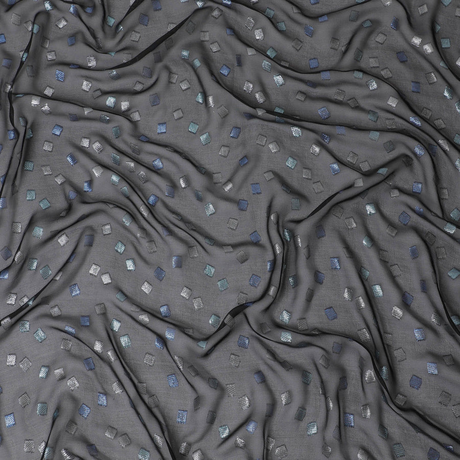 قماش شيفون حريري فرنسي (فرنساوي) أسود فاخر مع لوركس معدني أزرق وفضي بتصميم هندسي -D16438