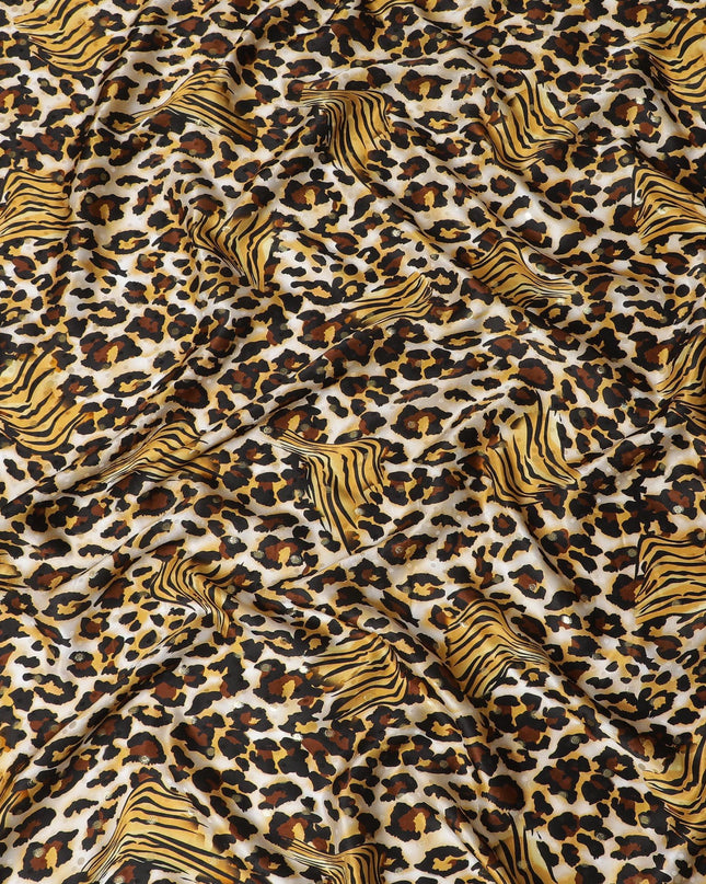 قماش ساتان حريري نقي فاخر باللون الأبيض الفاتح مع طباعة متعددة الألوان مع لوريكس معدني ذهبي بتصميم جلد الحيوان-D17069