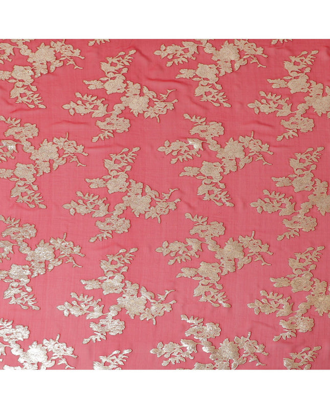 تطريز ذهبي معدني كوري جنوبي على قماش شيفون حرير خالص، أحمر مرجاني - عرض 140 سم-D17776
