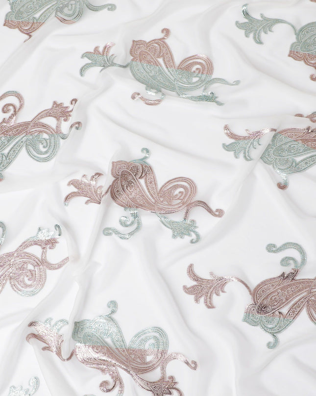 شيفون حرير ابيض كلاسيكي مع بيزلي مطرز 140سم - نسيج كوري جنوبي أنيق-D17793
