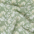 قماش كريب فيسكوز سبرينج ميدو - أخضر منعش مع زهور بيضاء، عرض 110 سم (الهند) - D17643
