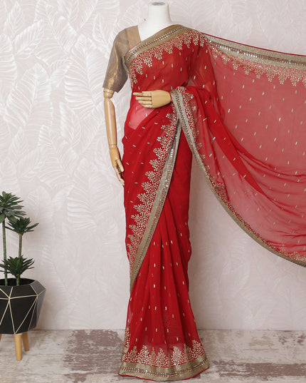 ساري جورجيت كلاسيكي من الحرير الأحمر مع تطريز ذهبي وعمل كريستالي، عرض 110 سم - مصنوع يدويًا في الهند (البلوزة غير متضمنة) -D17828