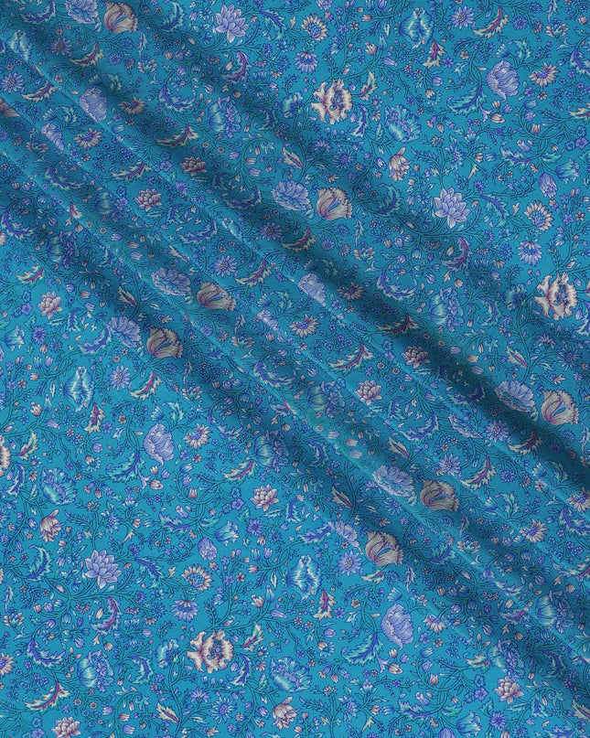 قماش كريب من الحرير الخالص باللون الأزرق السماوي مع زهور اللافندر - صناعة متقنة، عرض 110 سم - الشراء عبر الإنترنت بالمتر-D18037