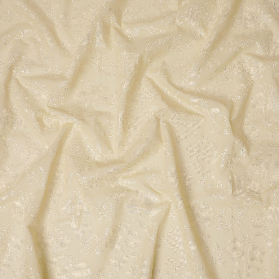 قماش فوال قطني أنيق باللون البيج العاجي - تطريز أبيض متطور، عرض 110 سم - اشتر عبر الإنترنت من أجل Luxurious Creations-D18128