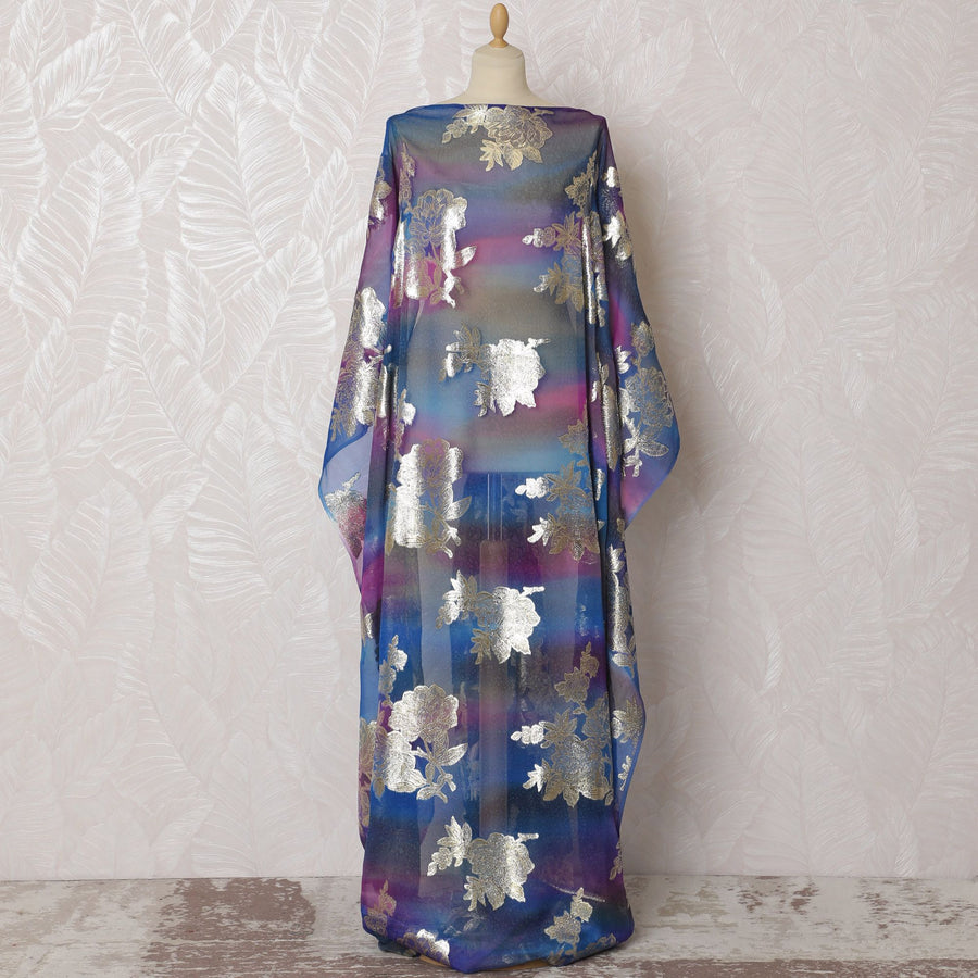 قماش ديراك شيفون حرير خالص من Galactic Blossom مع لوريكس معدني - عرض 140 سم وطول 3.5 متر - شراء عبر الإنترنت-D18204