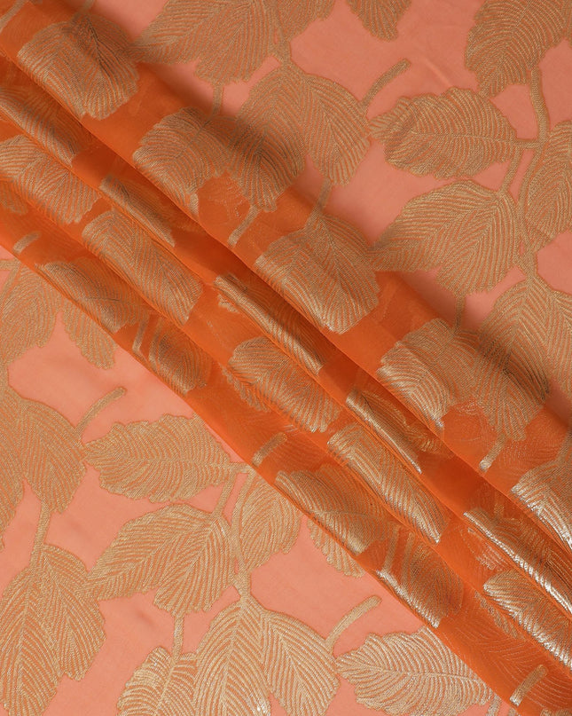 قماش شيفون حرير أناقة مرجانية مع لوريكس ذهبي عرض 110 سم – نسيج فاخر للأزياء والديكور -D18383