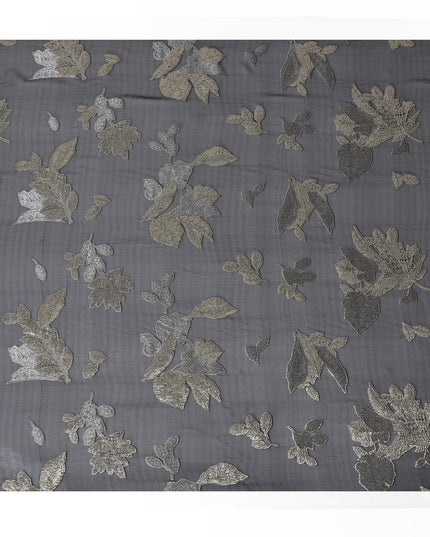 قماش شيفون حريري لامع باللون الفحمي مع لوريكس فضي بعرض 110 سم - نسيج مخصص للإبداعات الحصرية-D18385