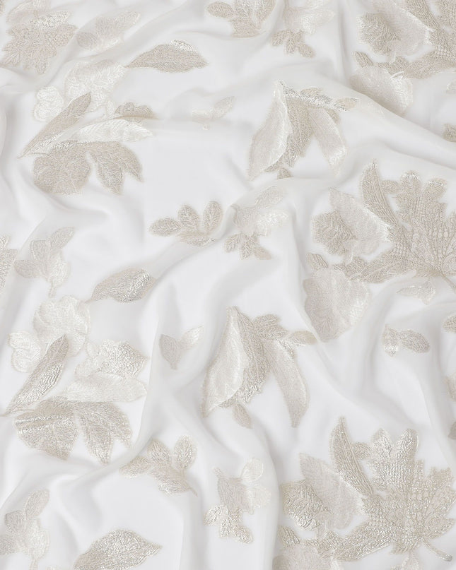 قماش شيفون حريري عاجي اللون مع لوركس فضي، عرض 110 سم - أناقة راقية للأزياء الراقية - D18388