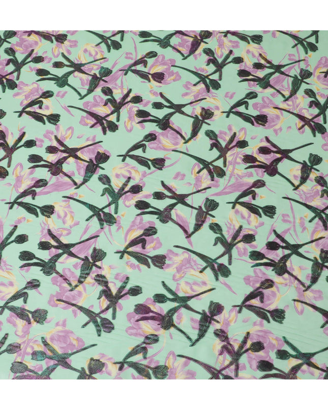 قماش شيفون حريري بلون النعناع الهادئ مع زهور لوريكس أرجوانية، عرض 110 سم - فن النسيج الساحر - D18392