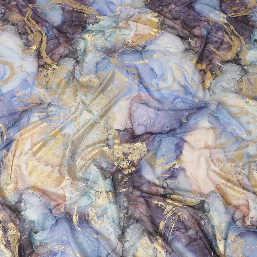 قماش فوال من القطن الإيطالي الخالص باللون الأزرق الفاتح مع طباعة متعددة الألوان ذات رقائق ذهبية بتصميم تجريدي -D15712