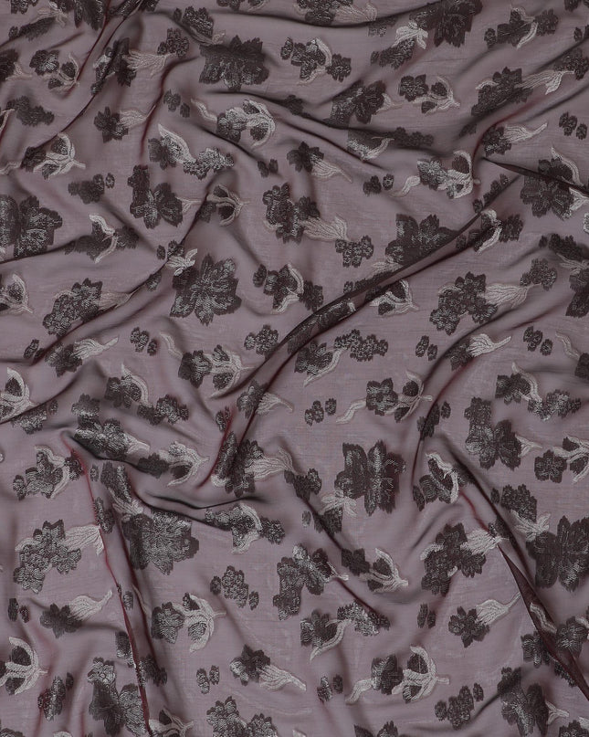 قماش شيفون حريري فرنسي (فرنساوي) فاخر باللون العنابي مع فيسكوز رمادي ولوريكس معدني أسود بتصميم زهور-D14273