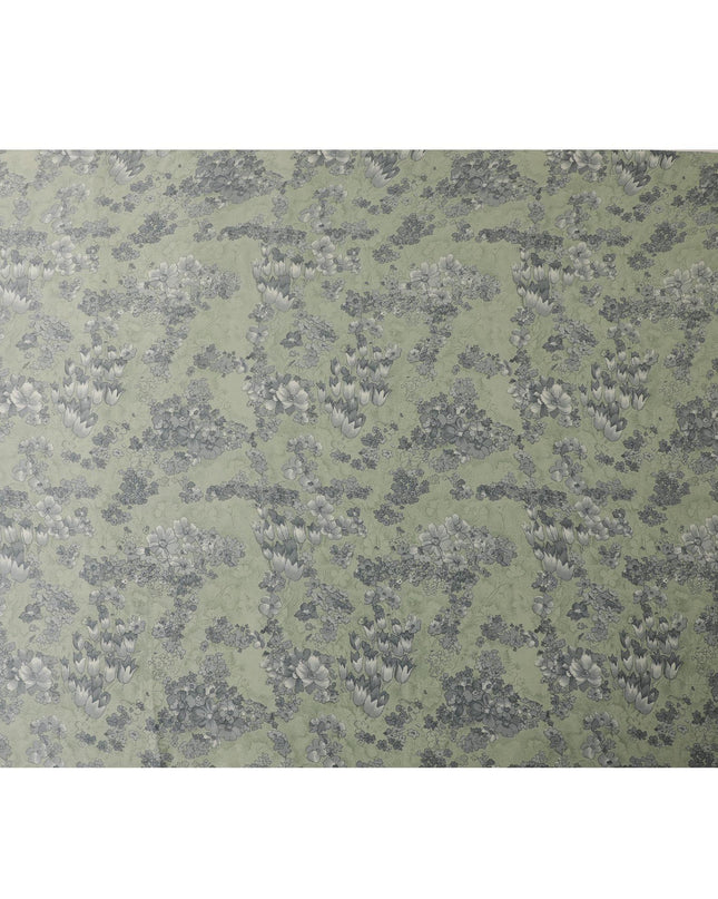 قماش ساتان حريري أخضر لوريل مع طباعة باللون الرمادي الدخاني والأسود بتصميم الأزهار