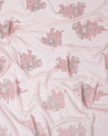 قماش شيفون حريري فرنسي (فرنساوي) فاخر بلون الخوخ مع نفس اللون والفيسكوز الرمادي مع لوريكس معدني فضي بتصميم زهور -D13431