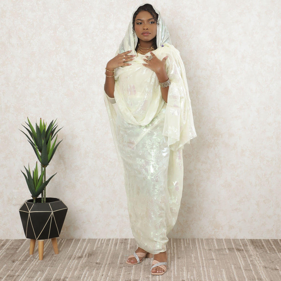 ثوب شيفون من الحرير الخالص باللون الأشقر الفاتح والأصفر الفاتح بنفس اللون واللوركس المعدني باللون الأخضر النيون بتصميم الأزهار-D11665