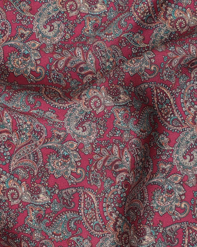 قماش كريب صناعي وردي كرزي مع طباعة متعددة الألوان بتصميم فاخر-D15022