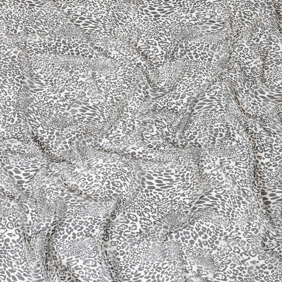 قماش شيفون من الحرير الخالص باللون الفضي مع طباعة سوداء بتصميم جلد الحيوان-D9303