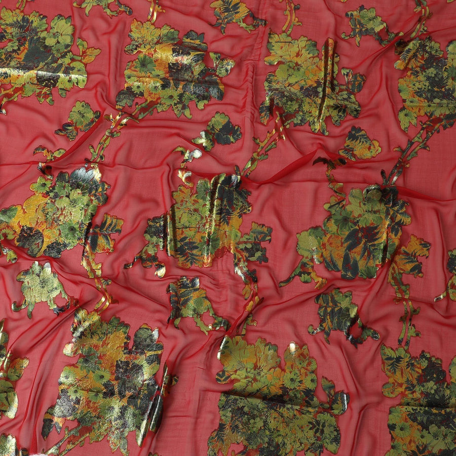 قماش شيفون حريري باللون الأحمر مع جاكارد معدني متعدد الألوان بتصميم فاخر. طول القطعة من هذا المنتج 1.30 متر