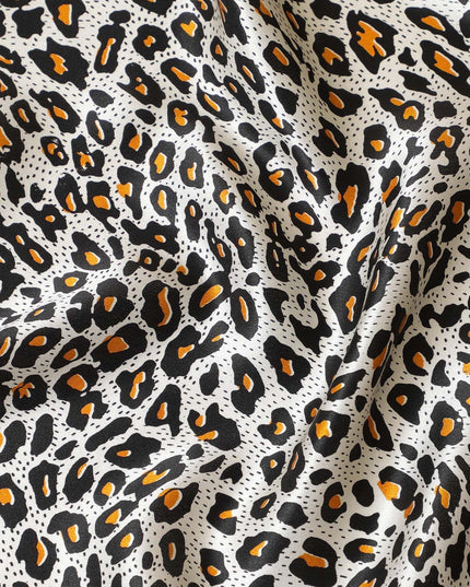 قماش ساتان حريري نقي 100% فضي فاخر مع طباعة باللونين الأسود والبرتقالي بتصميم جلد الحيوان-D9297
