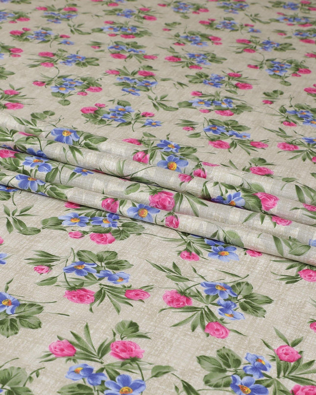 قماش فوال قطني باللون البيج الفاتح مع جاكار بنفس اللون مع طباعة باللون الأخضر الزيتوني والأزرق والوردي الساخن بتصميم الأزهار-D6309