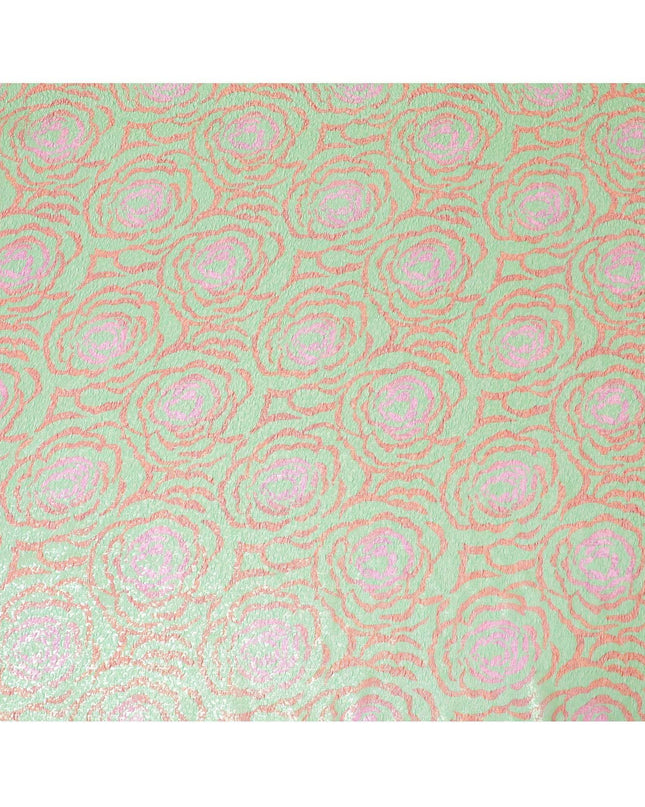 قماش شيفون من الحرير الخالص باللون الأخضر الباستيل مع طباعة باللون الأحمر القرميدي والوردي الساخن مع لوريكس معدني ذهبي بتصميم فاخر - D8983