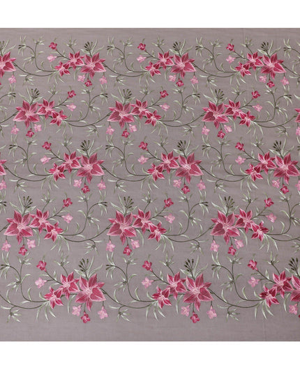 قماش فوال من القطن الخالص باللون البني الفاتح مع تطريز باللون الأرجواني والأخضر الغامق والأخضر النعناعي بتصميم الأزهار-D15244